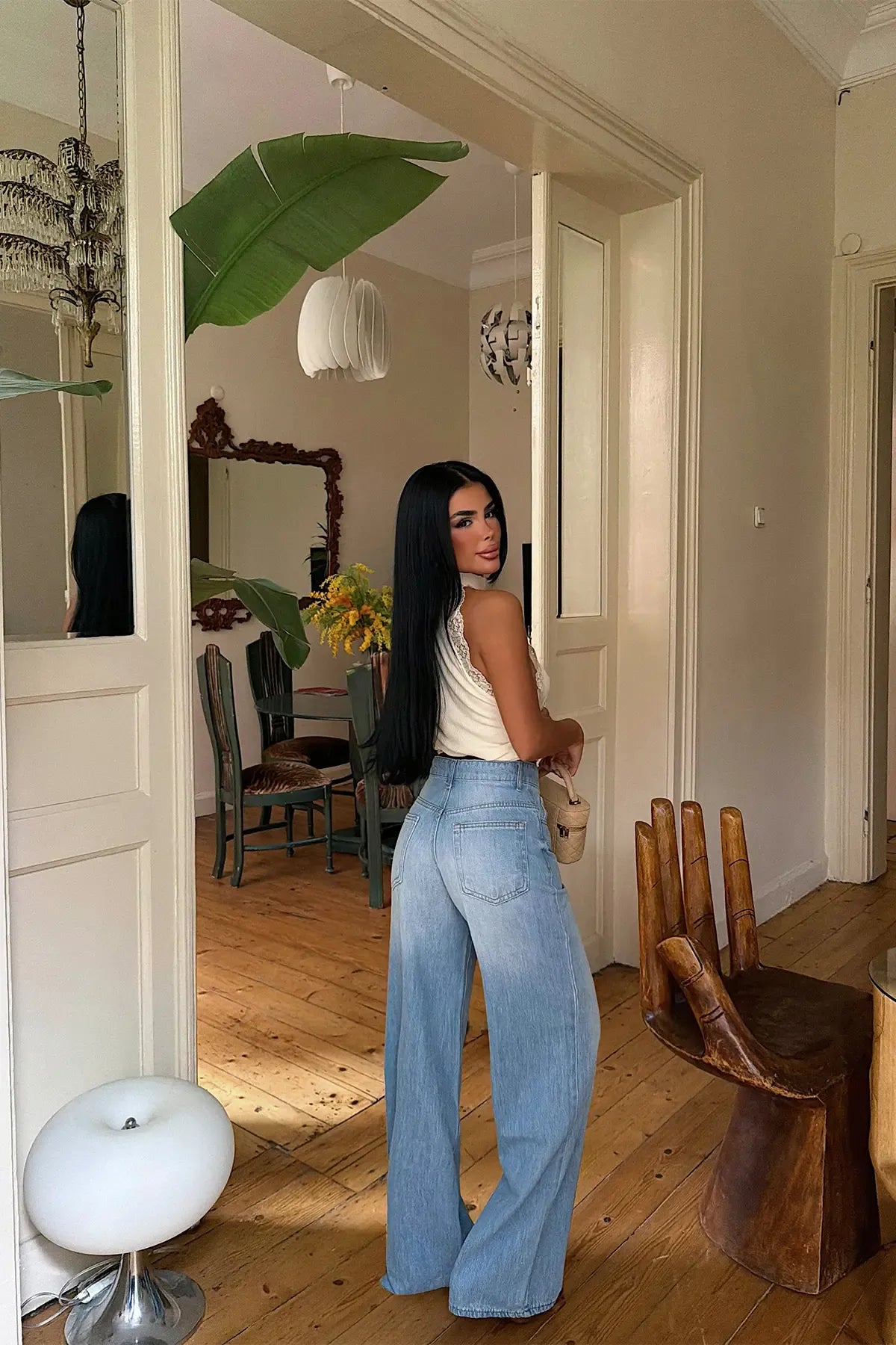 High-Waisted Jeans