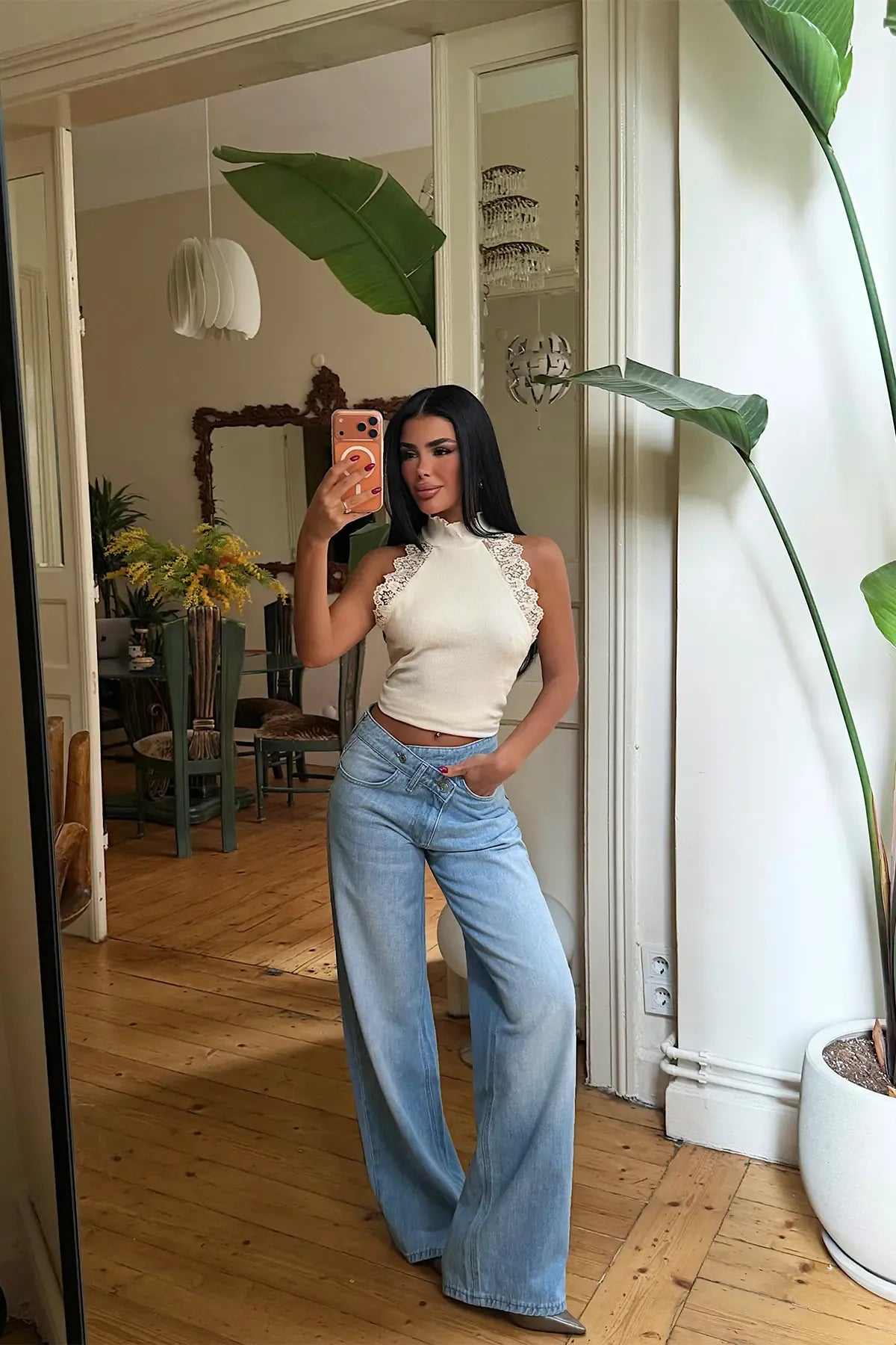 High-Waisted Jeans