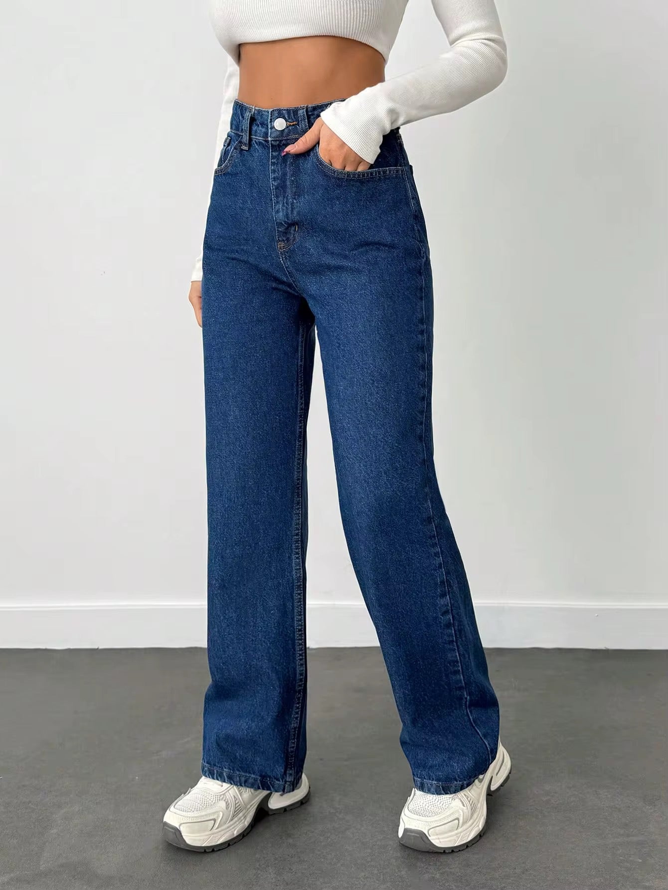 Relaxed Straight Fit Jeans