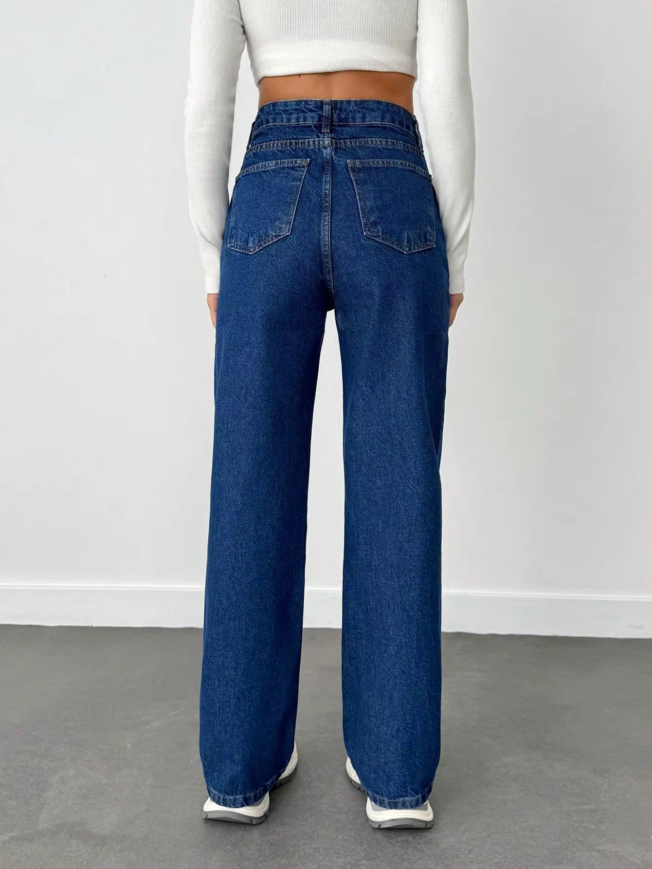 Relaxed Straight Fit Jeans