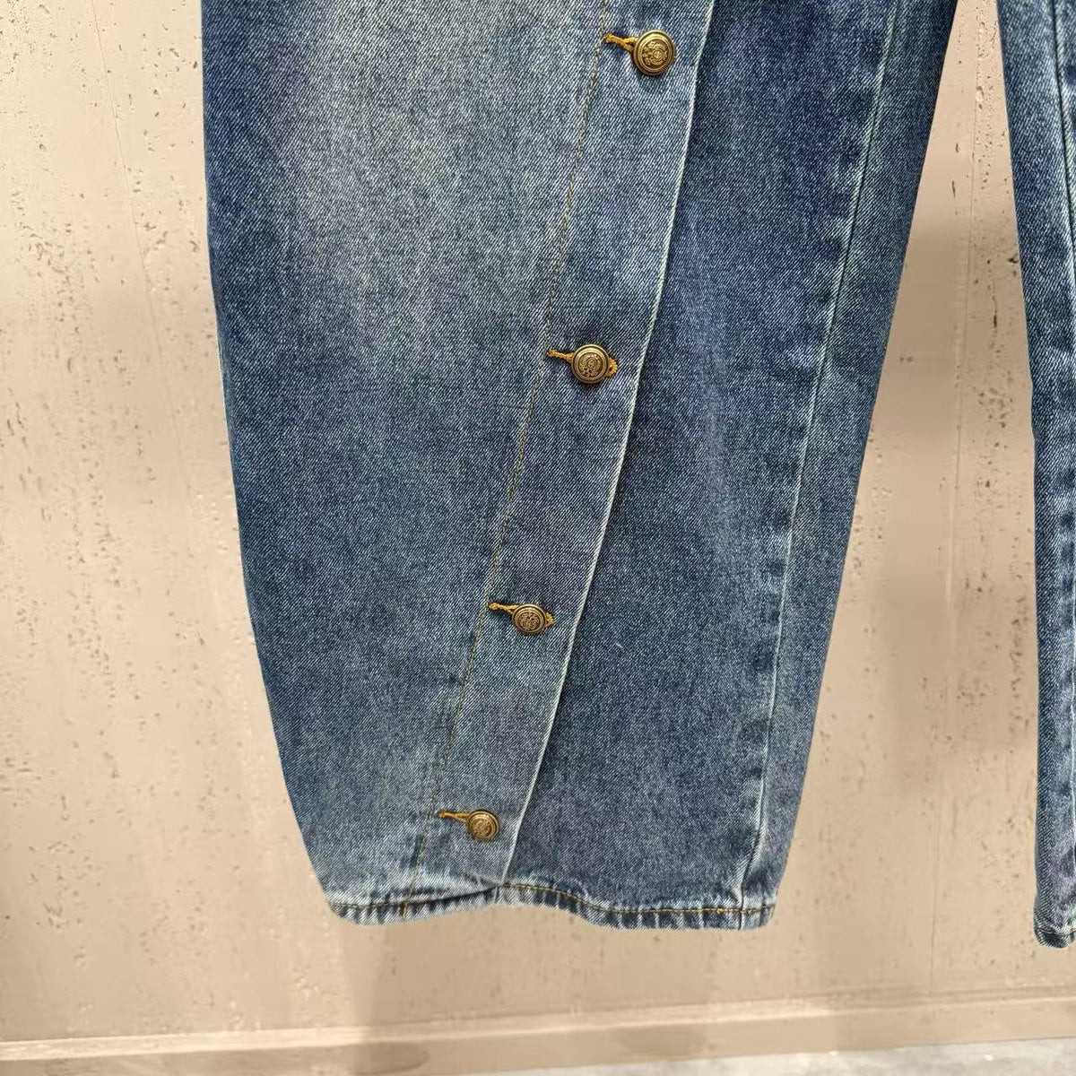 Marlowe Buttoned Barrel Jeans