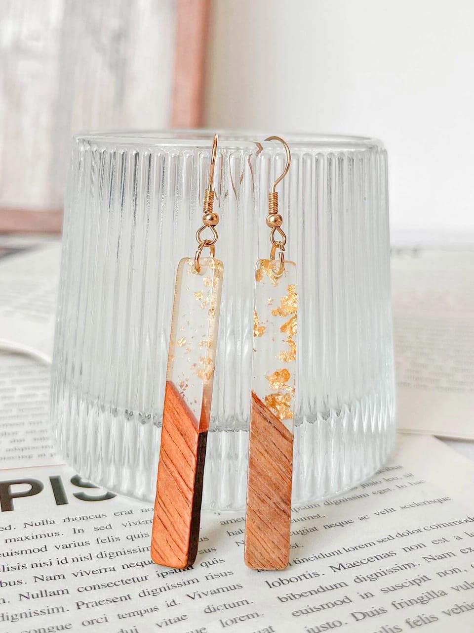 Name: Gold Geometric Drop Earrings