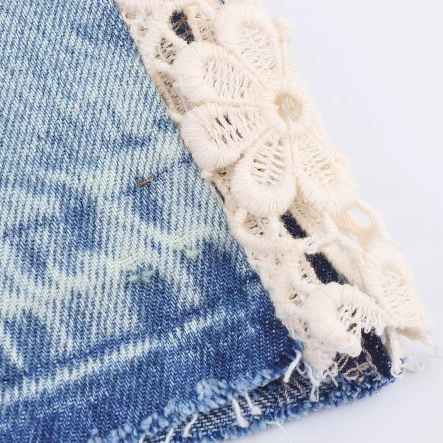 Side Lace Trim Wide-Leg Jeans