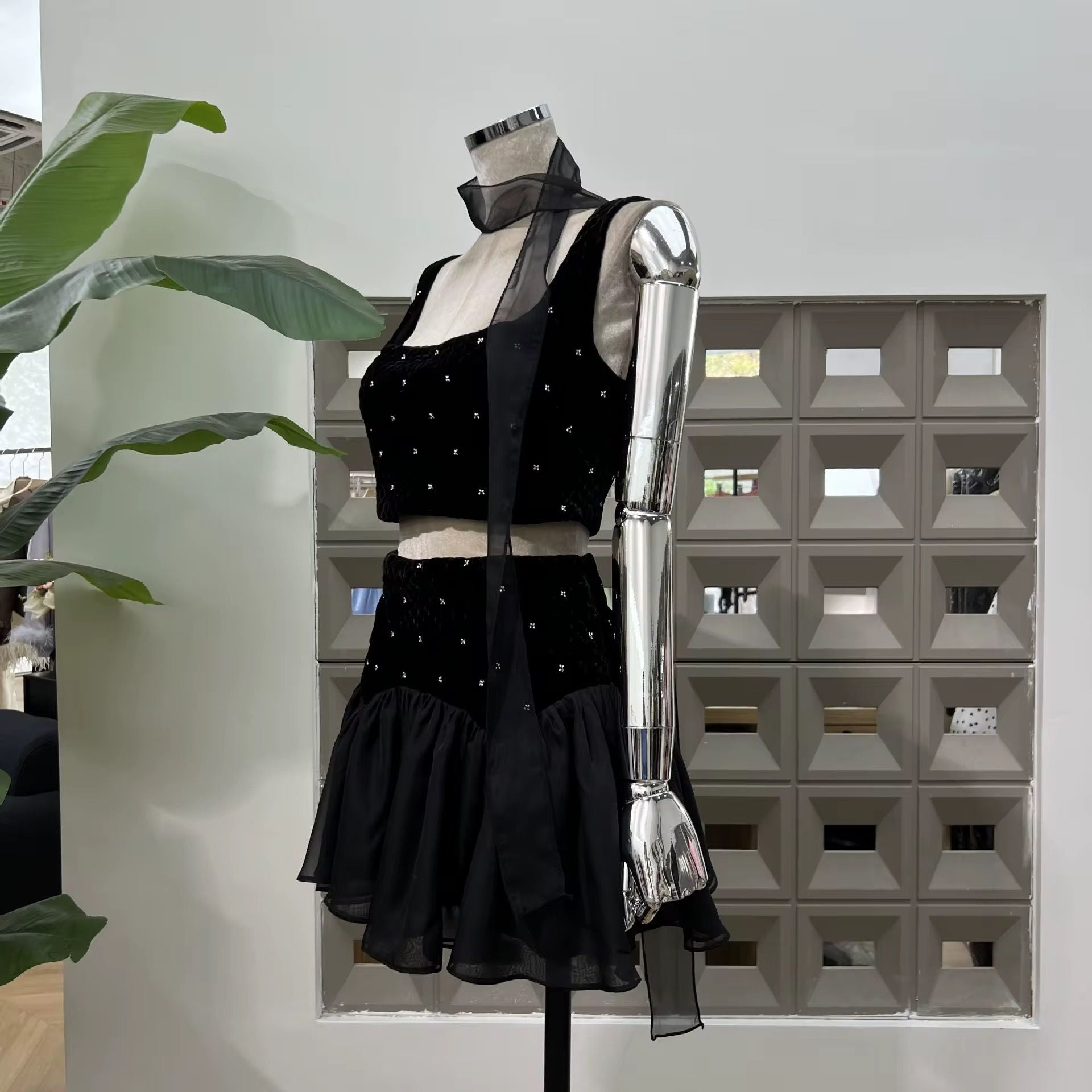 Strap short skirt set