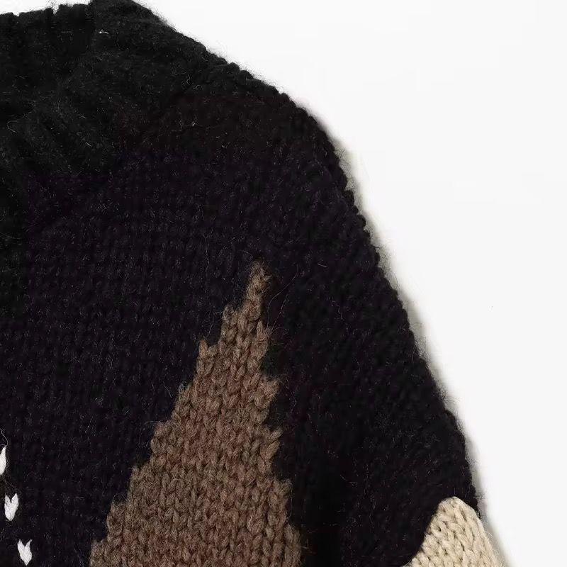 Pattern sweater