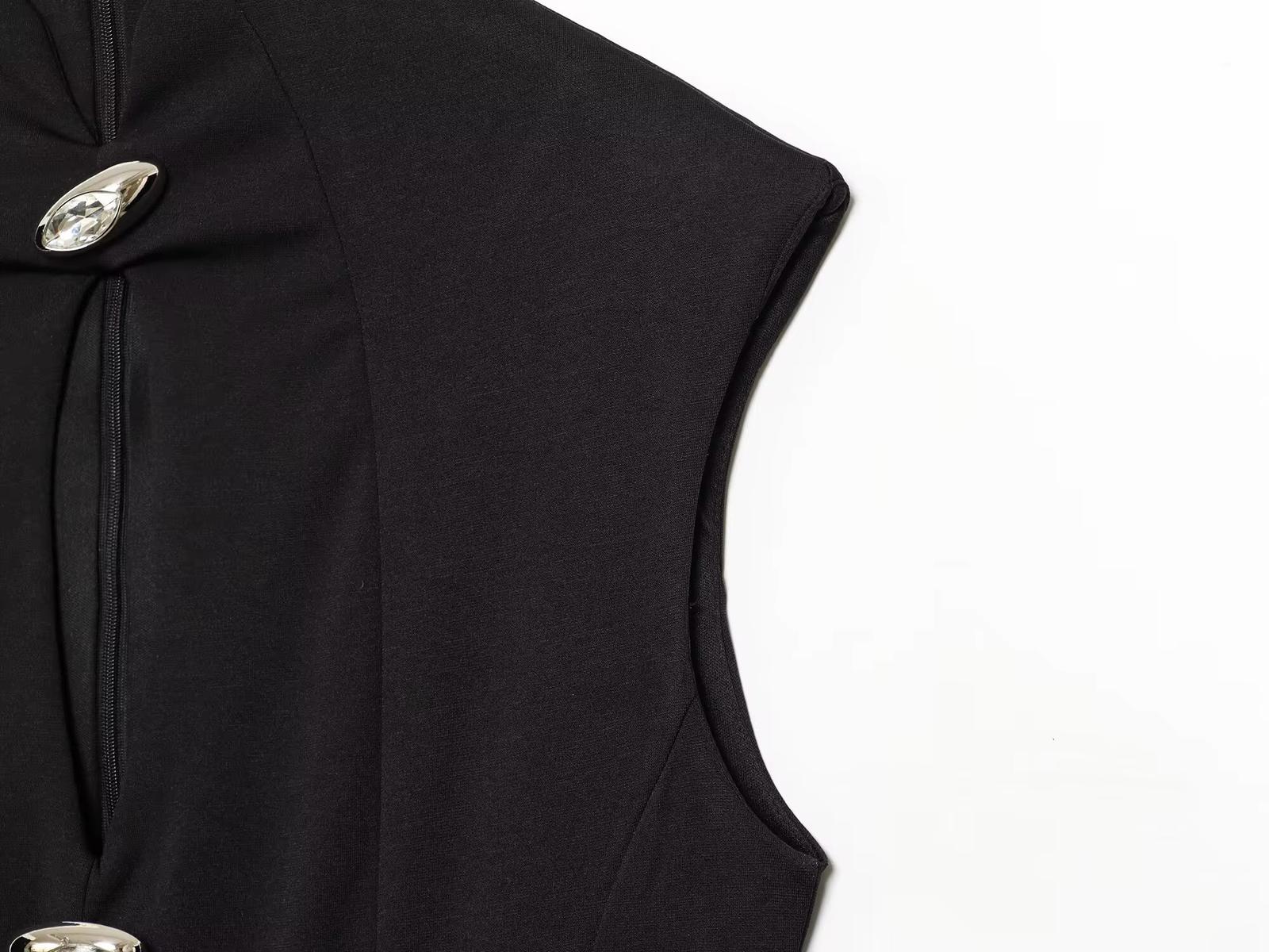 Sculpted Keyhole Midi Dress