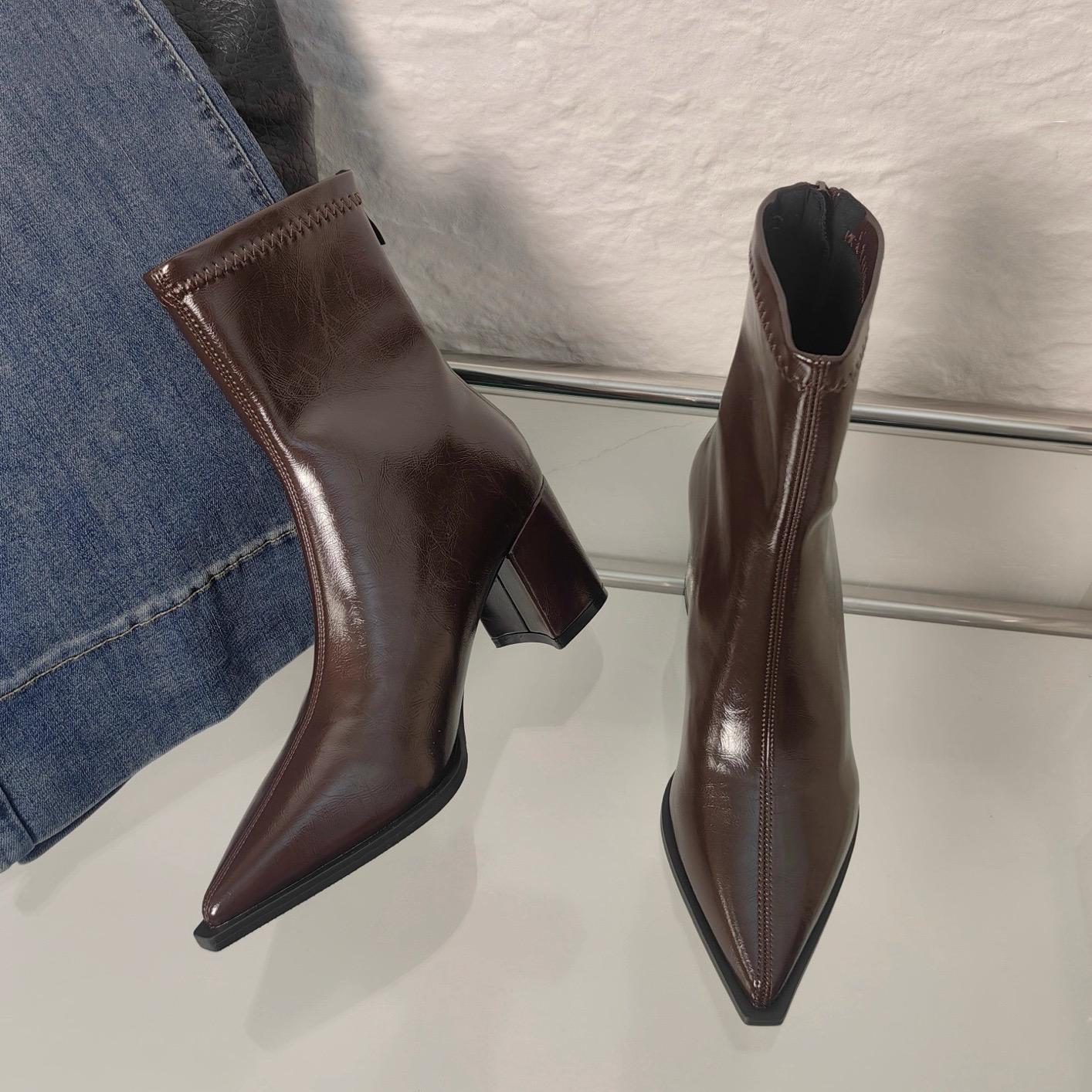 pointed-toe block-heel ankle boots