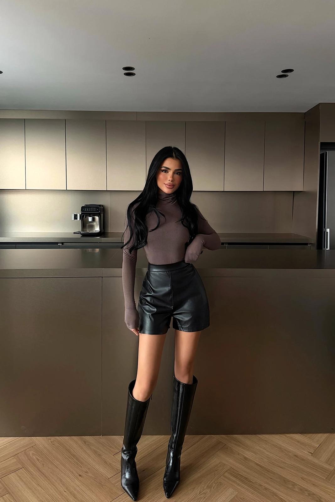 Black Zipper Detail Shorts