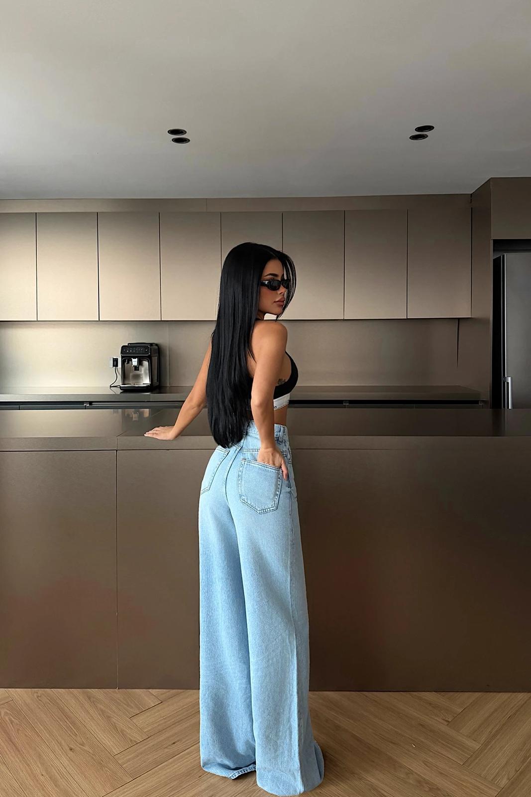 Straight Jeans