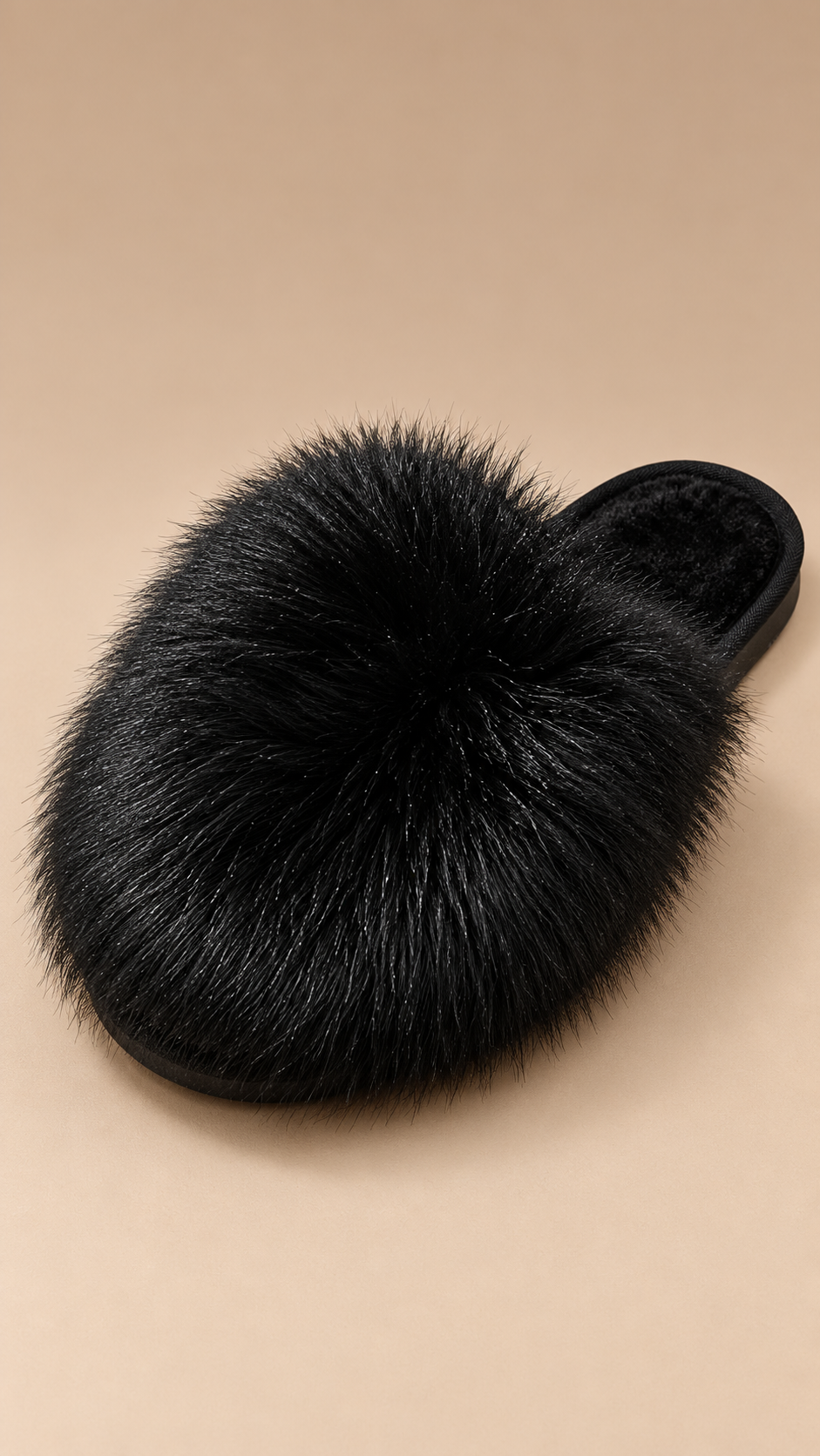 Ravelle Fluff Slipper — Black shoe detail