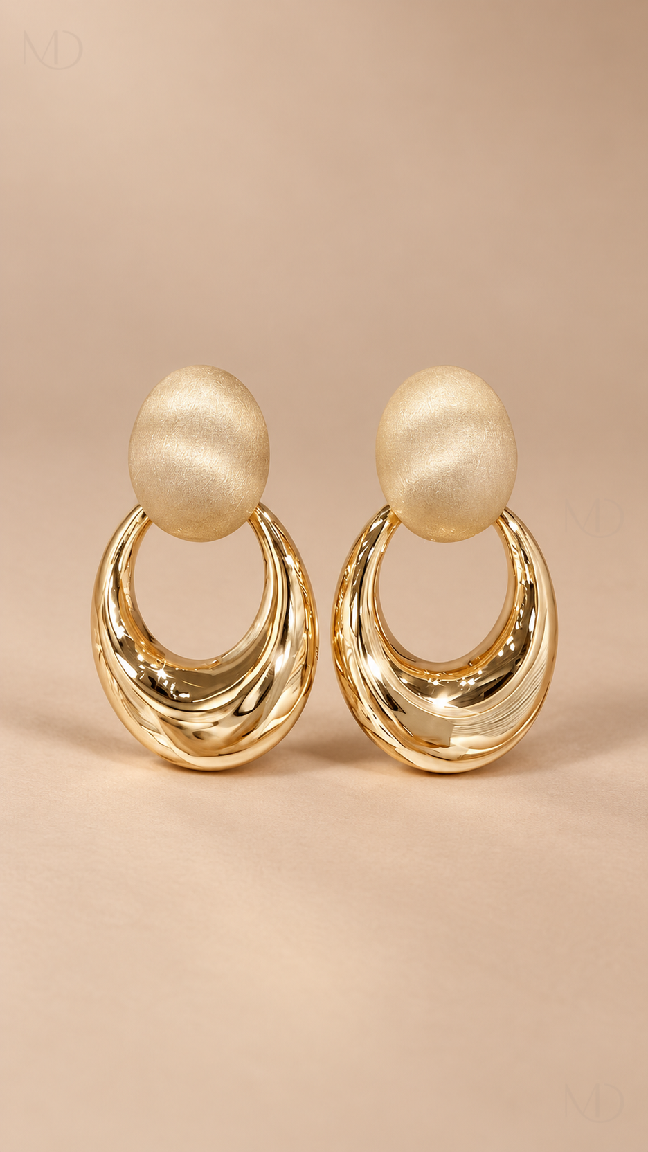 Galet Frosted Oval Earrings - Gold product close-up