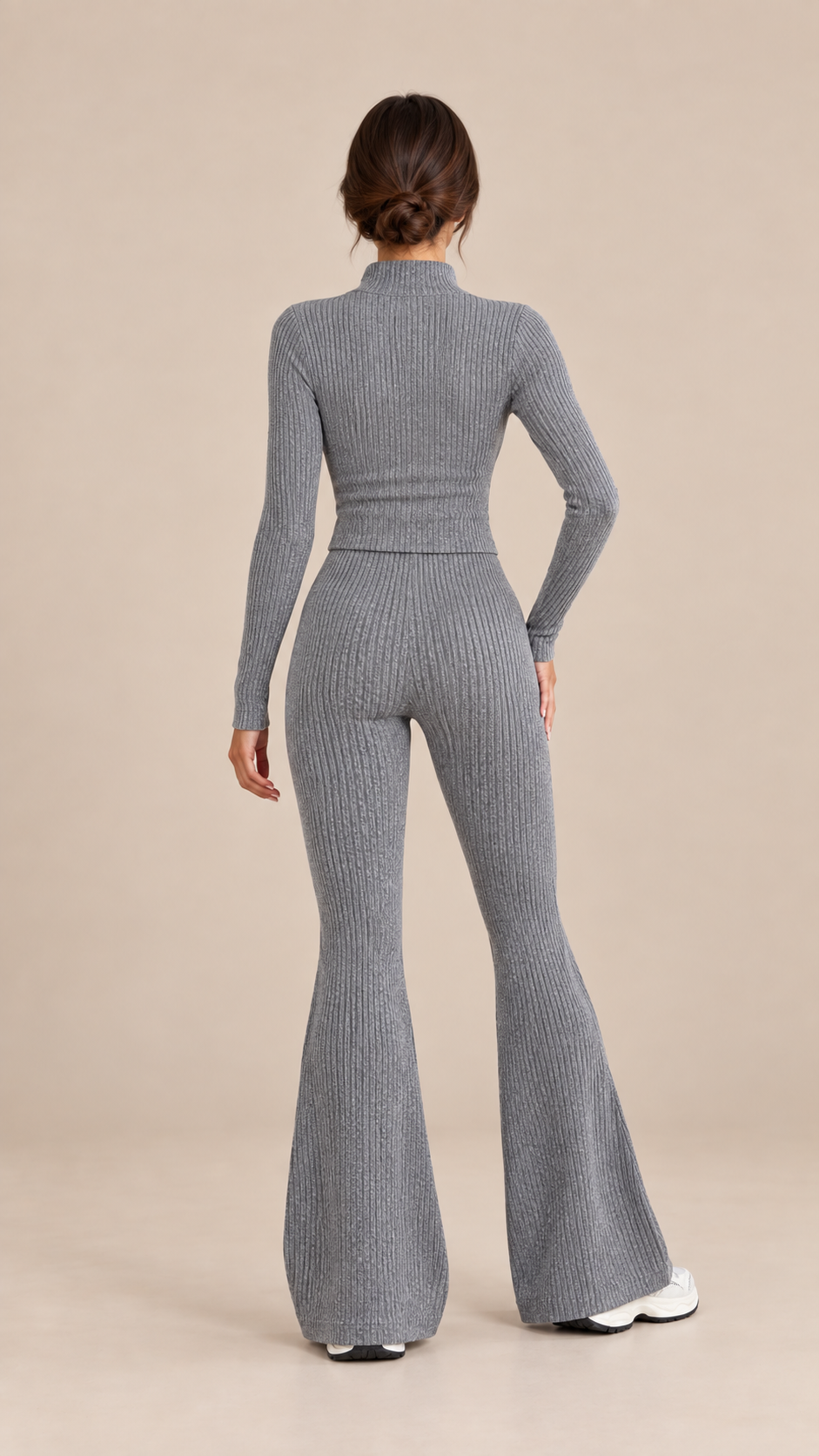 Nova Ribbed Flare Yoga Set — Gray model back