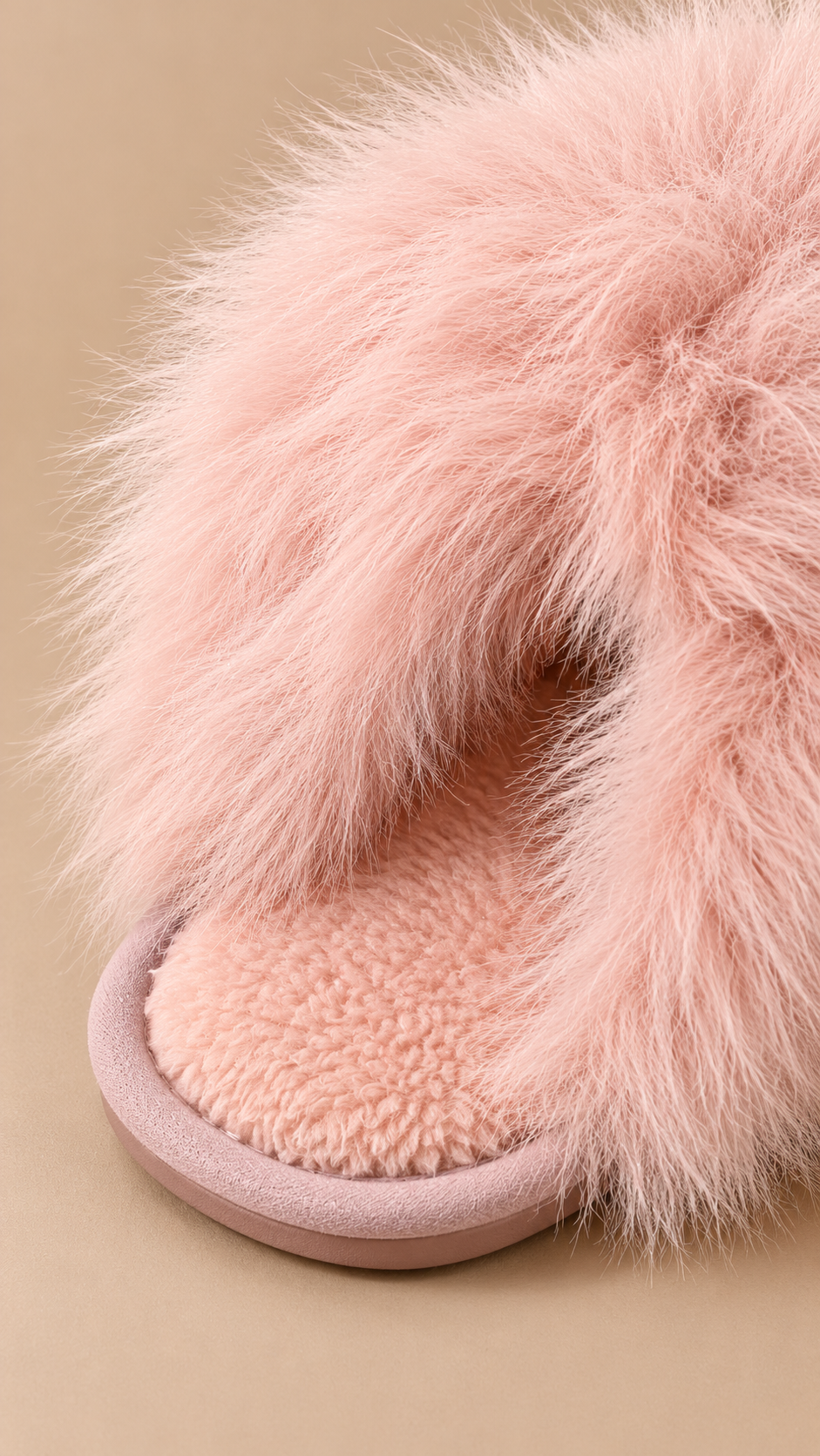 Ravelle Fluff Slipper — Pink shoe detail