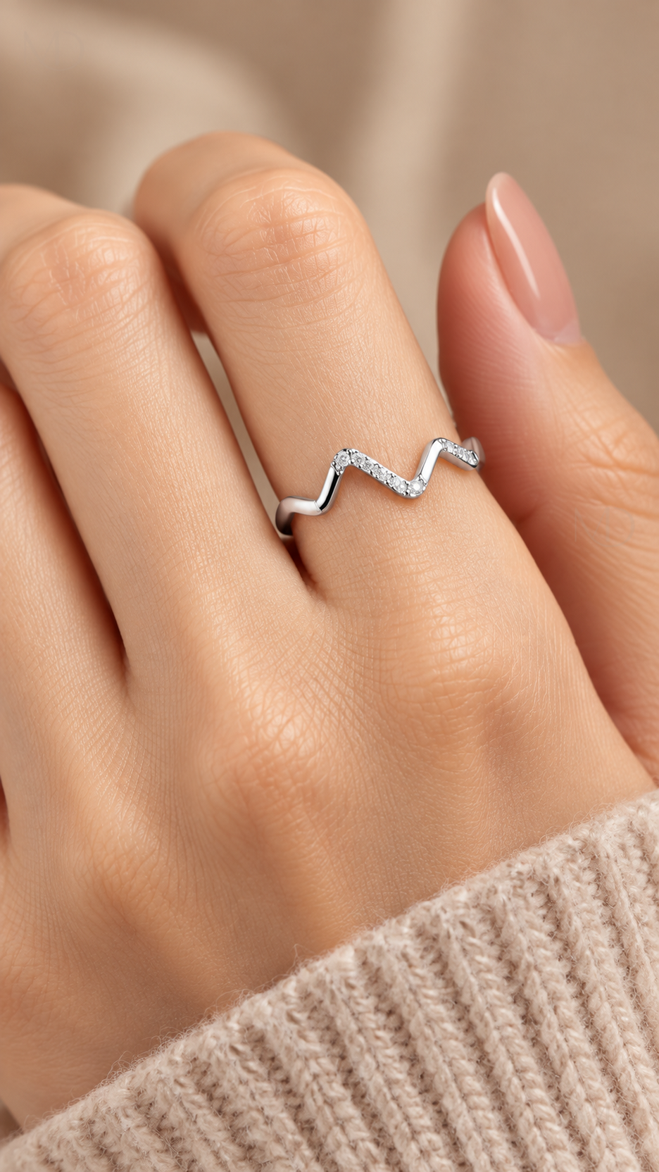 Pulse silver wave ring worn on hand