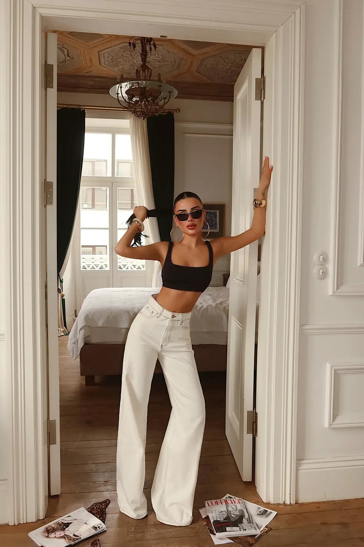White High-Waisted Pants with Pocket Detail