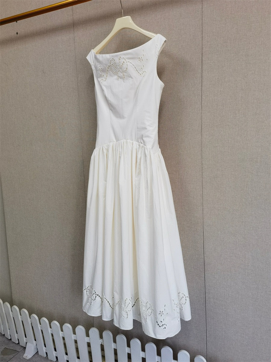 Edelisse Embroidered Maxi Dress
