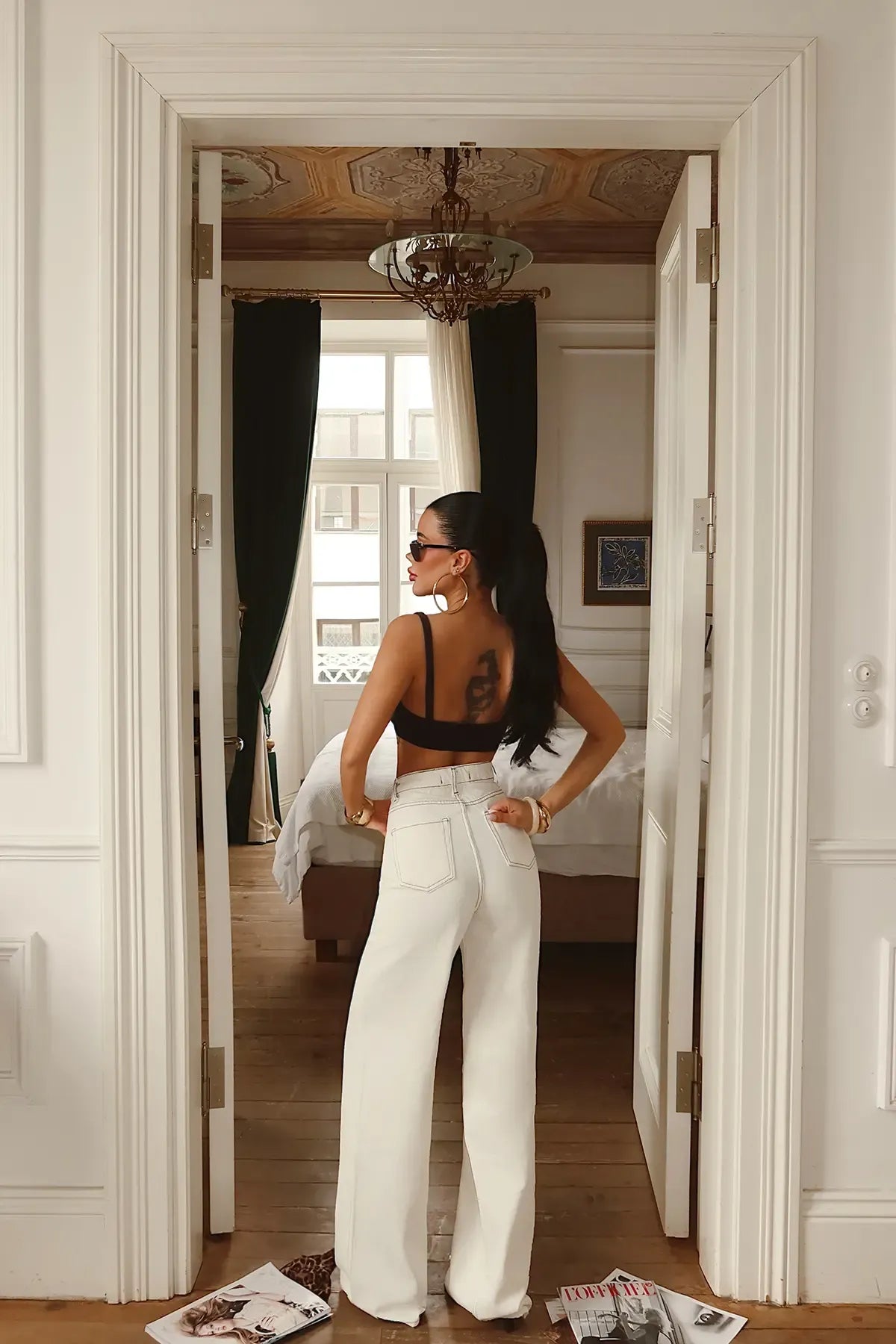 White High-Waisted Pants with Pocket Detail