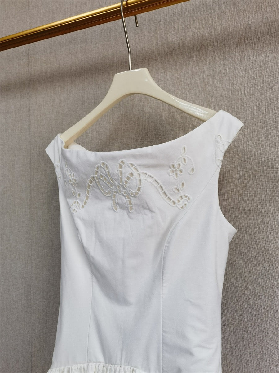 Edelisse Embroidered Maxi Dress
