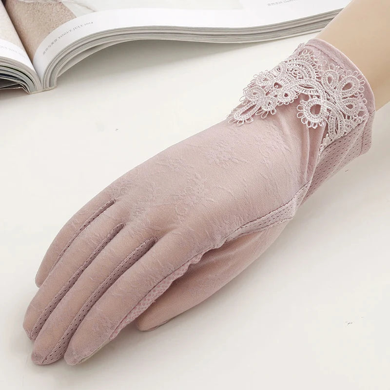 Ladies Lace Pattern Gloves