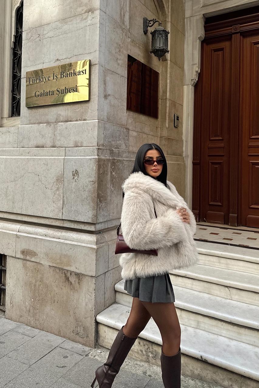 Kira Short Fur