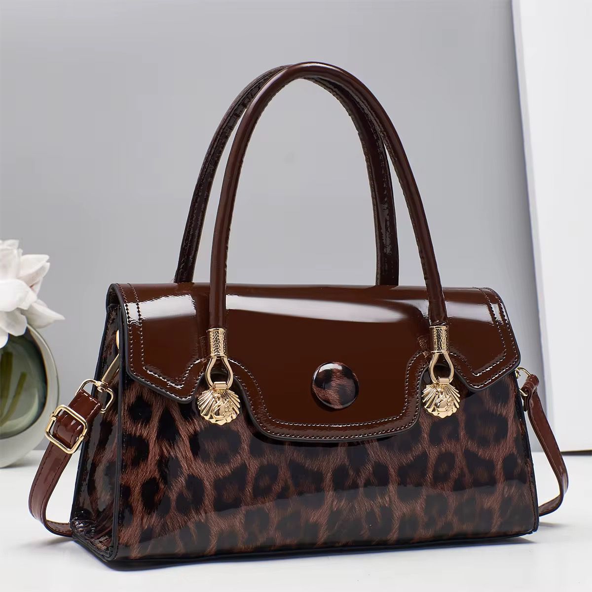 leo bag