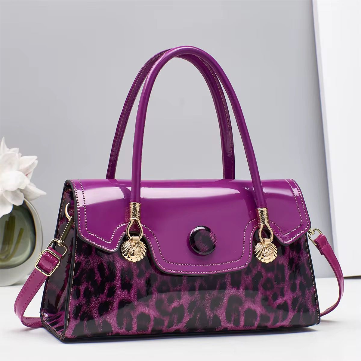 leo bag