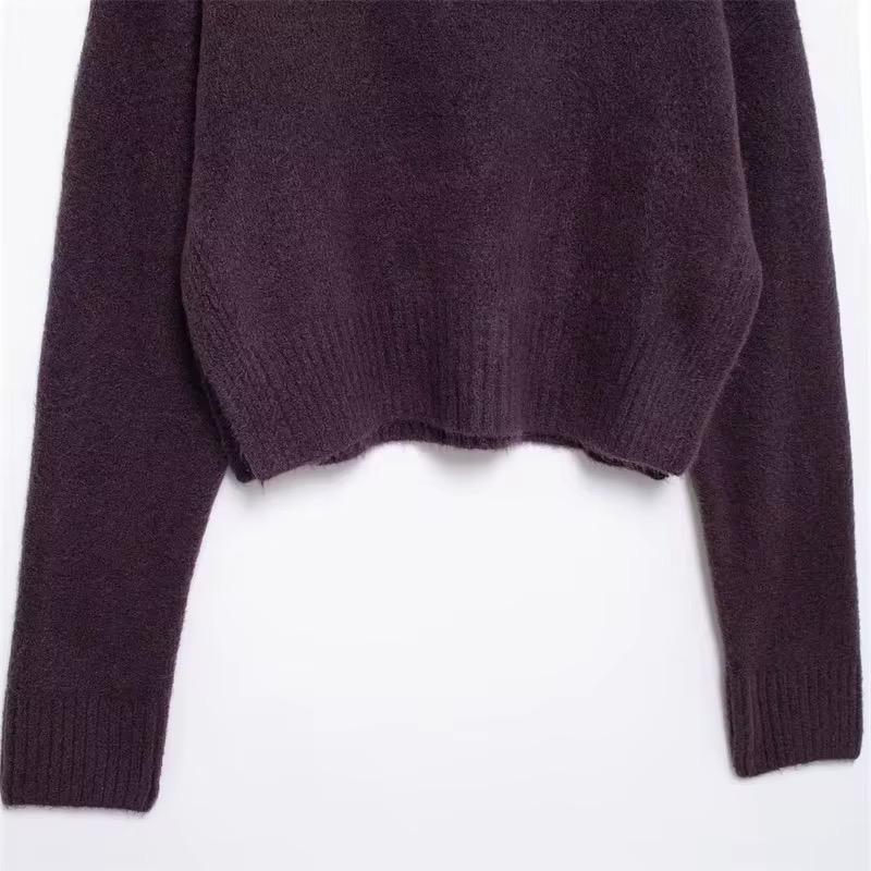 Round neck sweater