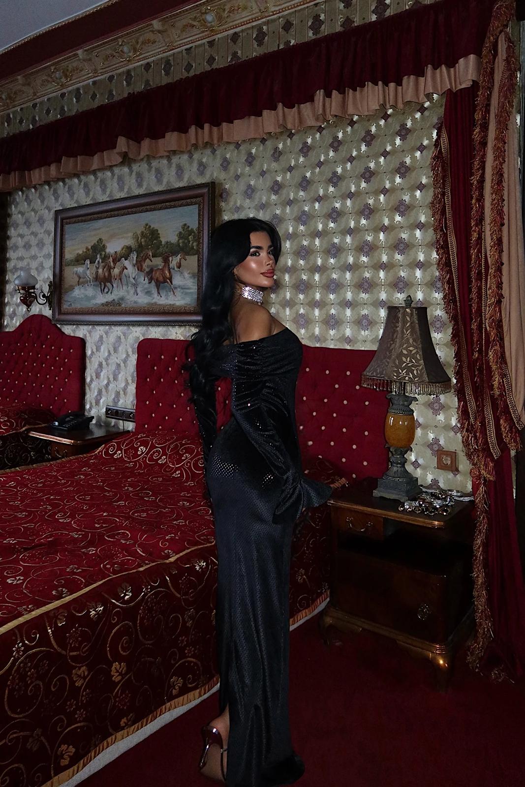 Black Boat Neck Long Dress