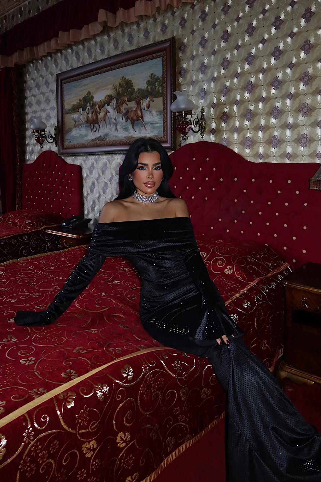 Black Boat Neck Long Dress