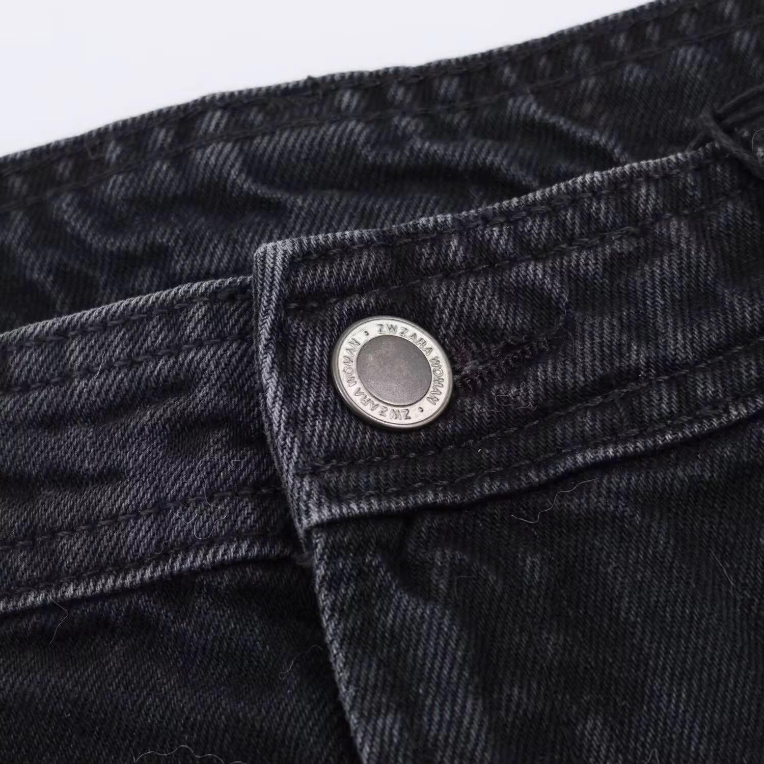 Mid-waisted wide leg jeans