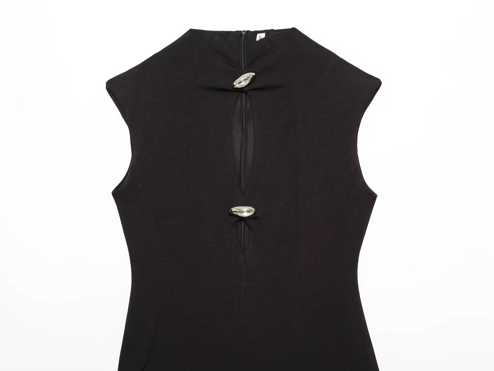 Sculpted Keyhole Midi Dress