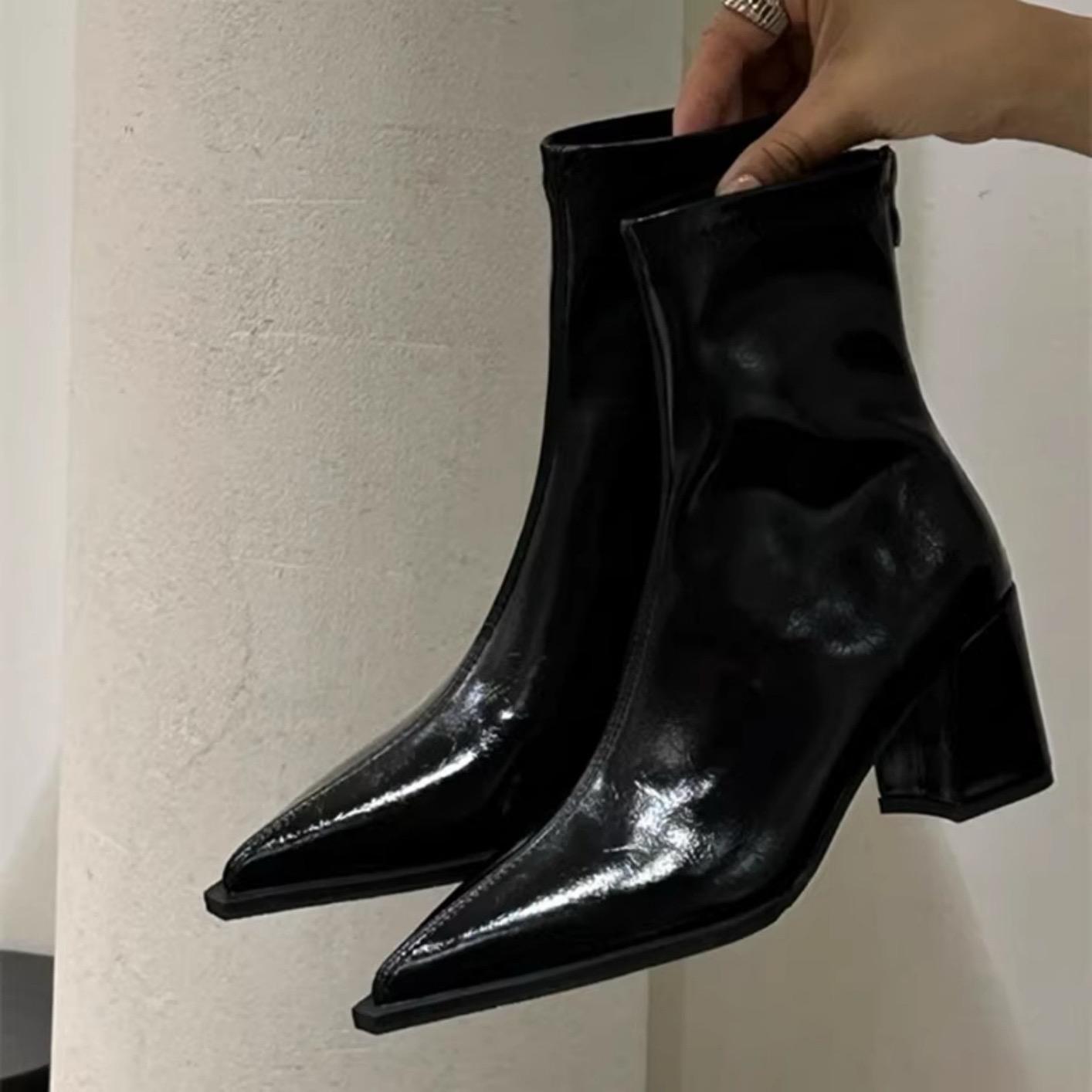 pointed-toe block-heel ankle boots