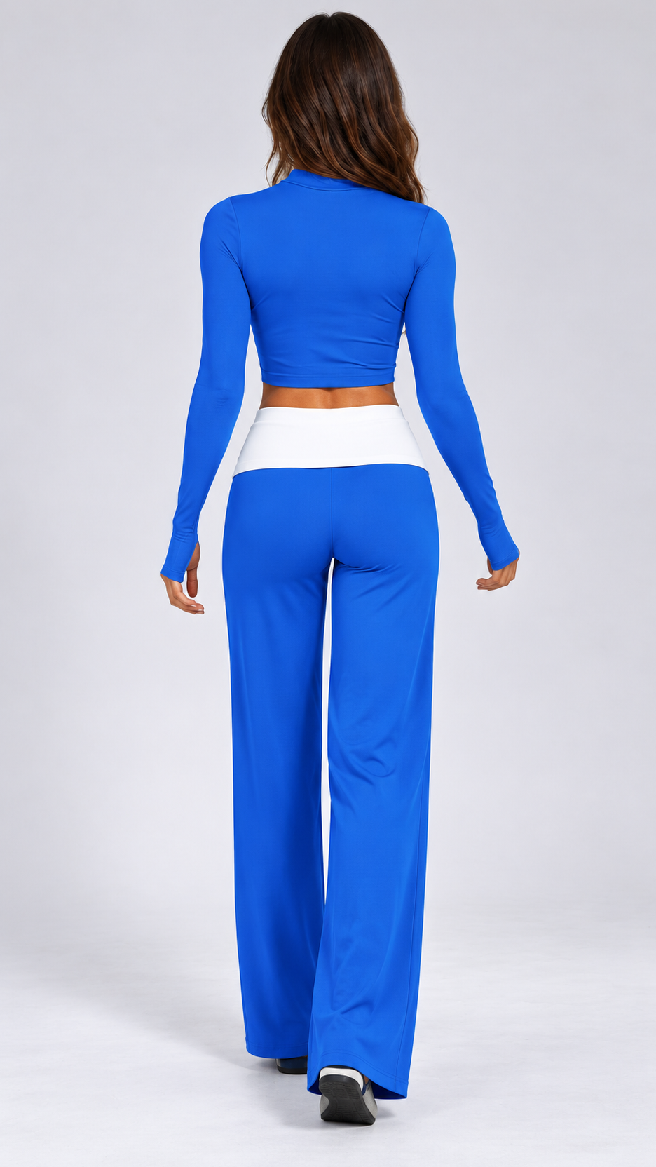 Odessa Colorblock Yoga Set — Electric Blue model back