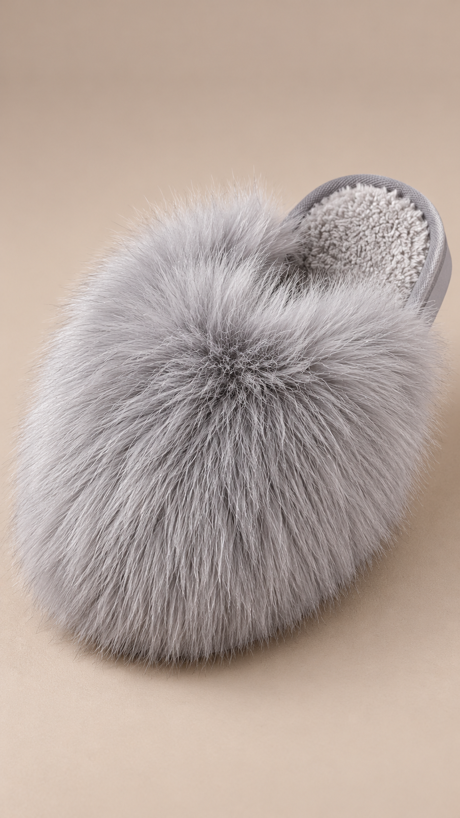 Ravelle Fluff Slipper — Gray shoe detail