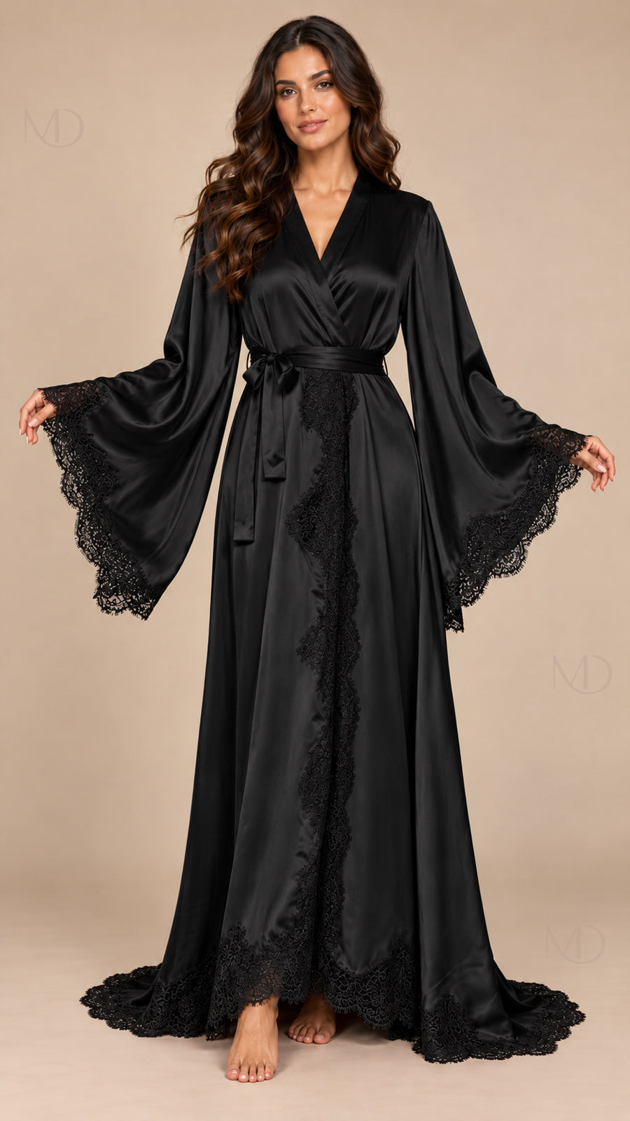 Isolde Lace Satin Robe black model front