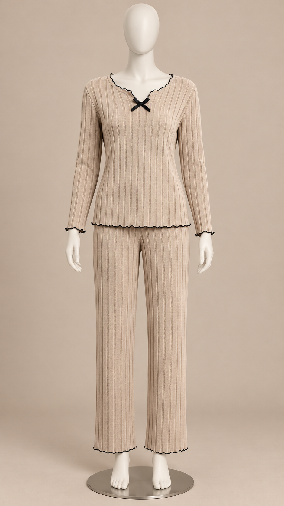 Fernanda Lettuce-Edge Lounge Set — khaki mannequin front