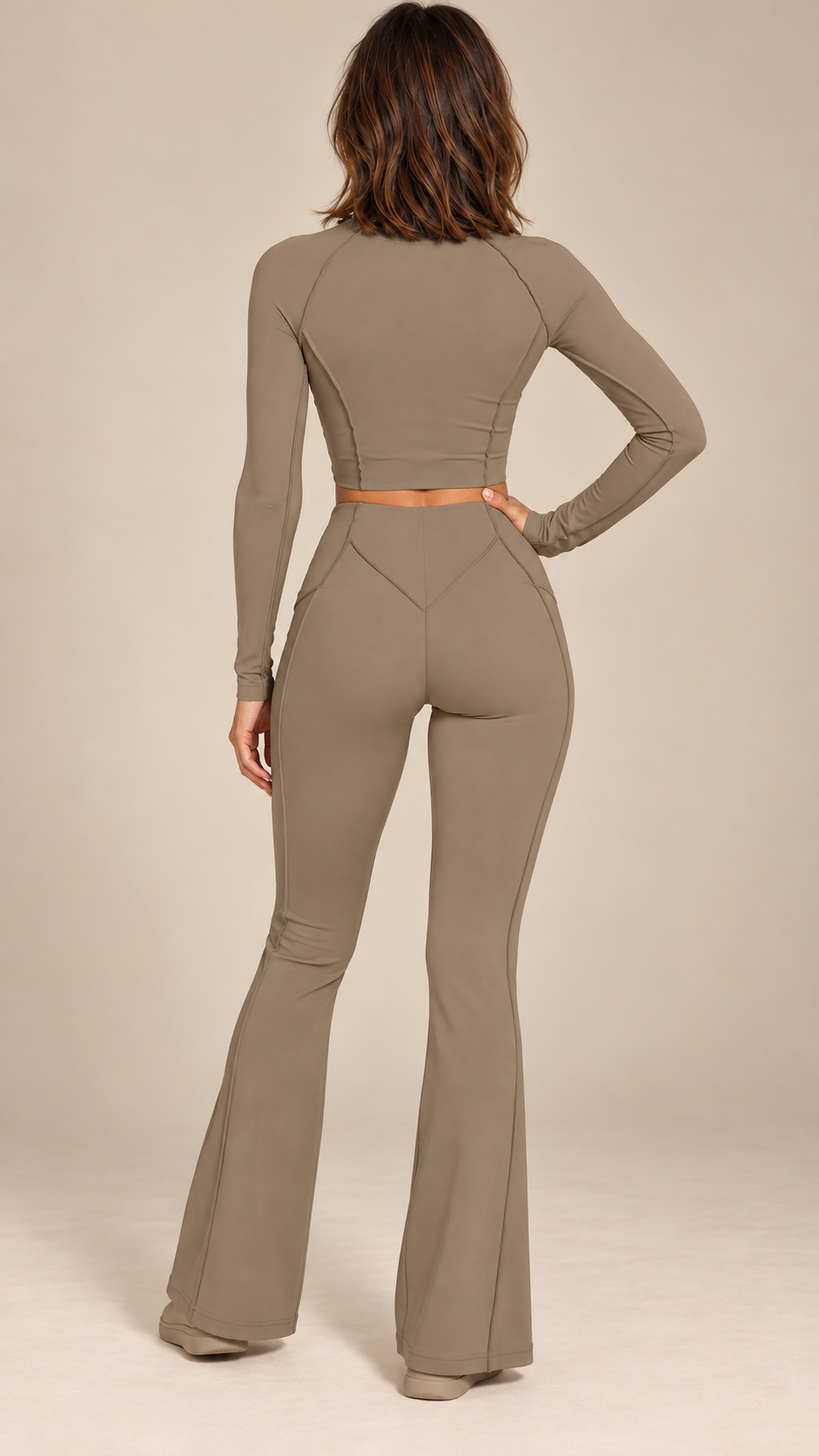 Tindra Seamline Flare Set — khaki model back