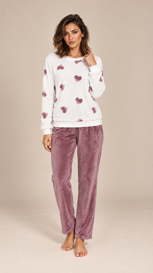 Linnea Heart-Print Pajamas — White model front