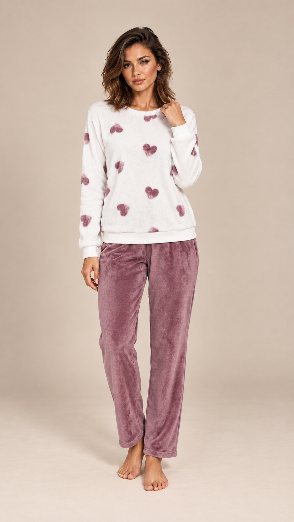 Linnea Heart-Print Pajamas — White model front